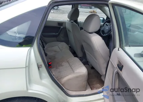 2010 Ford Focus Se z USA, uszkodzony, nr VIN 1FAHP3FN0AW193127